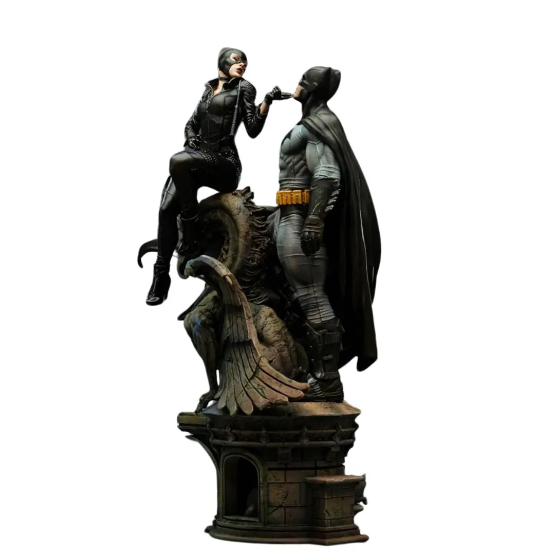 Batman and Catwoman Statue by Iron Studios