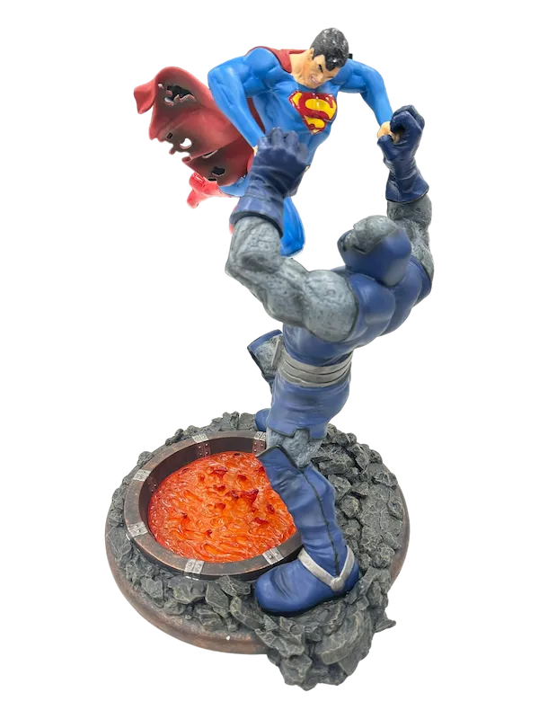 (DAMAGED) SUPERMAN VS DARKSEID STATUE 2ND ED