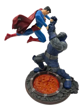 (DAMAGED) SUPERMAN VS DARKSEID STATUE 2ND ED