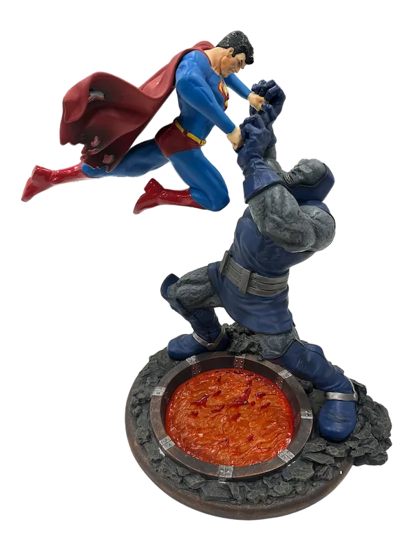 (DAMAGED) SUPERMAN VS DARKSEID STATUE 2ND ED