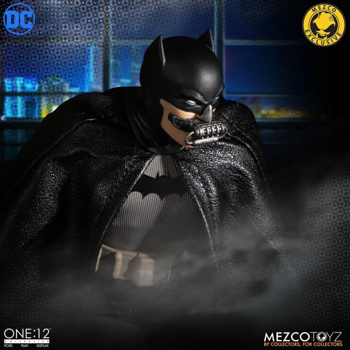 DC Comics Mezco One:12 Collective Batman: Caped Crusader (Golden Age Edition)