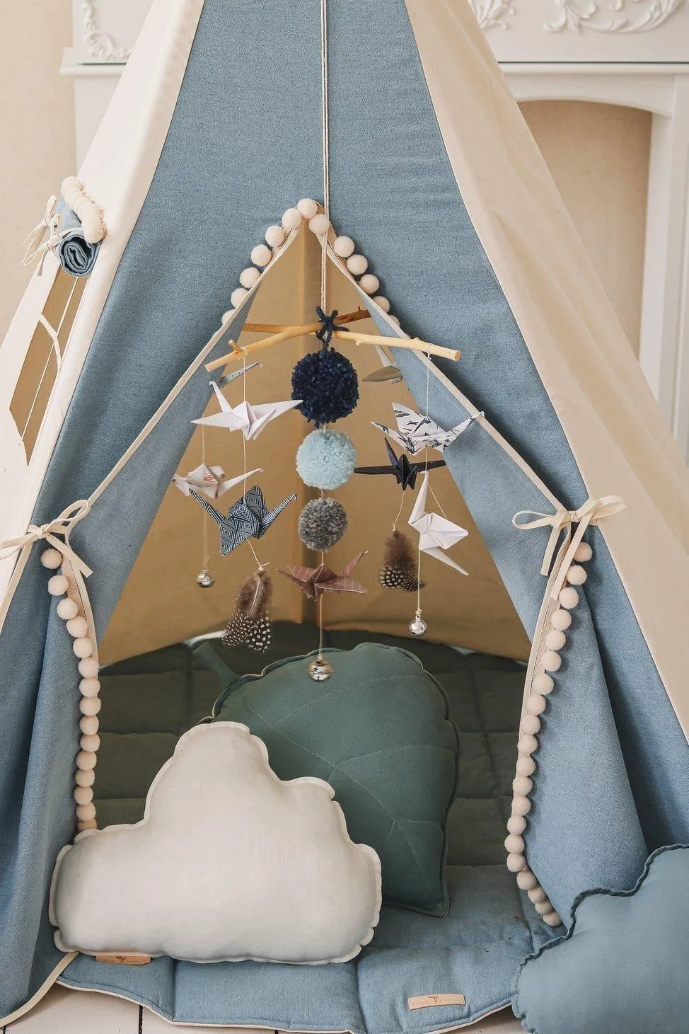 Jeans Teepee With Pompoms And Round Mat Set