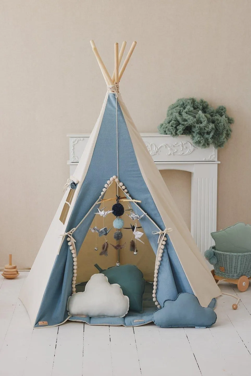 Jeans Teepee With Pompoms And Round Mat Set