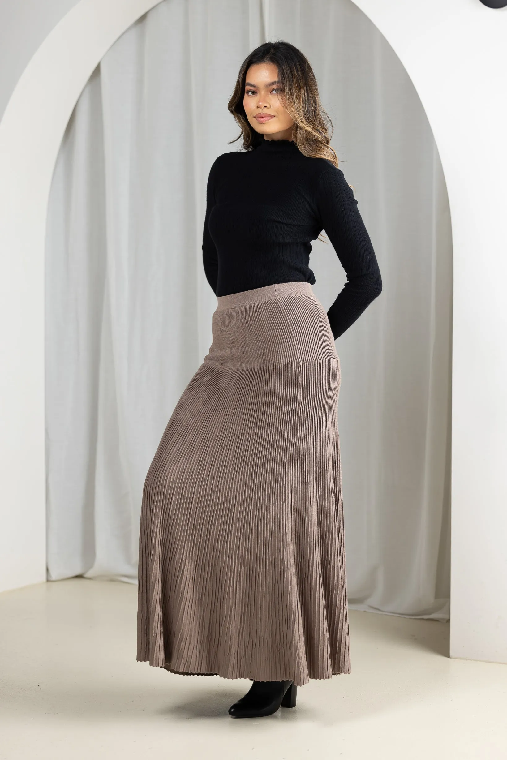 Pleated Knit Skirt