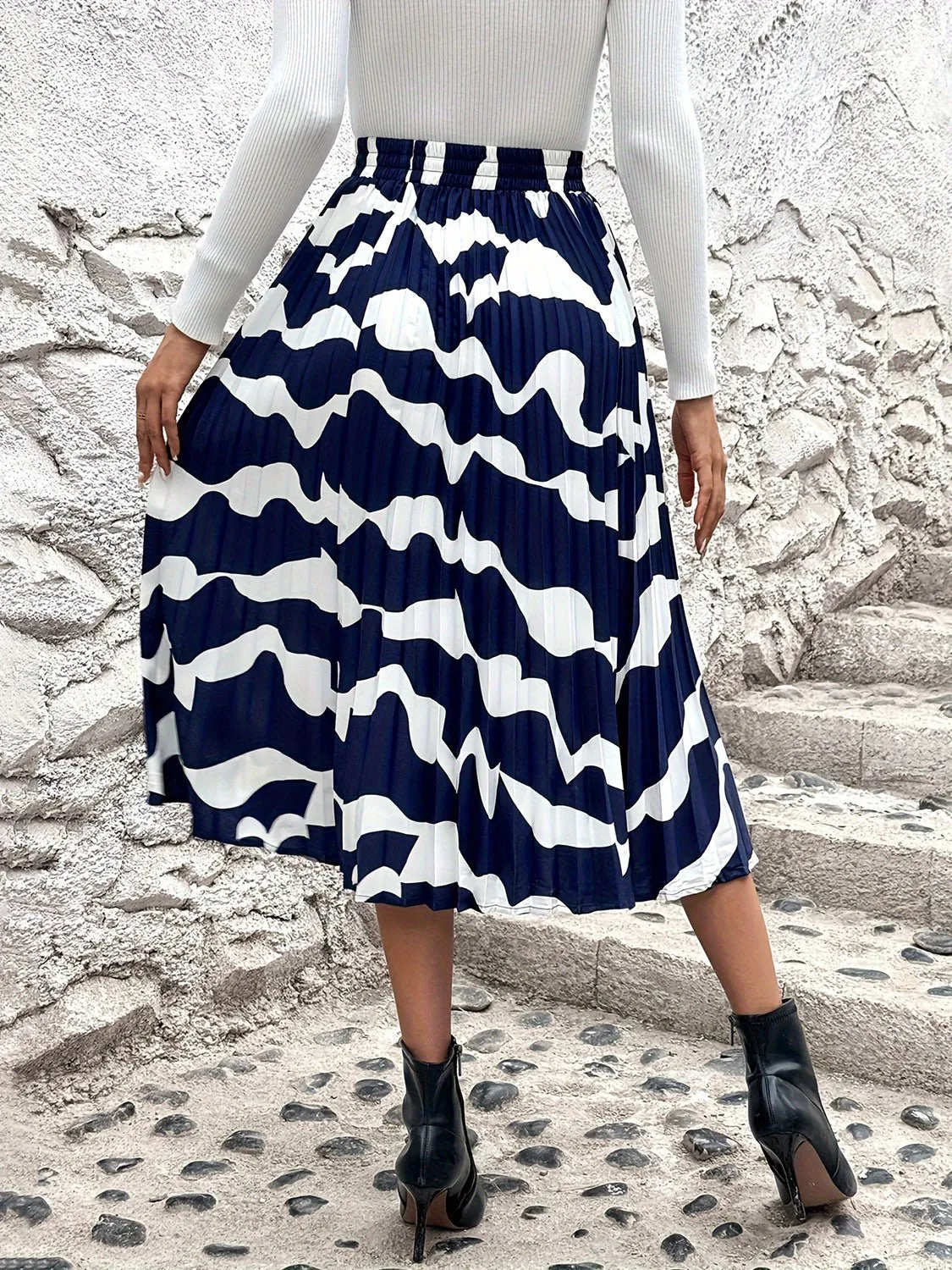 Pleated Printed Skirt