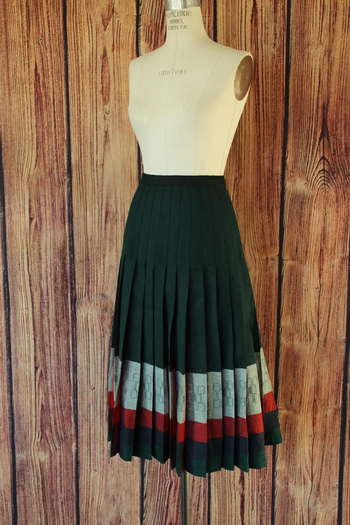 Vintage 1980s 1990 Wool Skirt, Volup Green Blue and Red Stripes and Plaid, Pleated, Woolmark