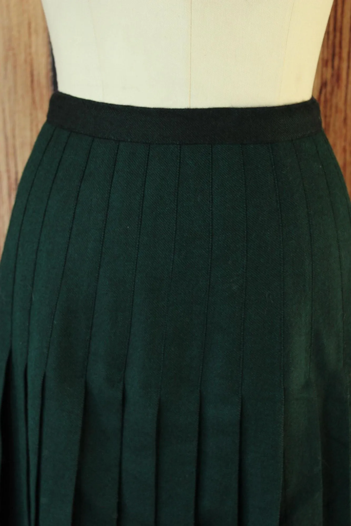 Vintage 1980s 1990 Wool Skirt, Volup Green Blue and Red Stripes and Plaid, Pleated, Woolmark