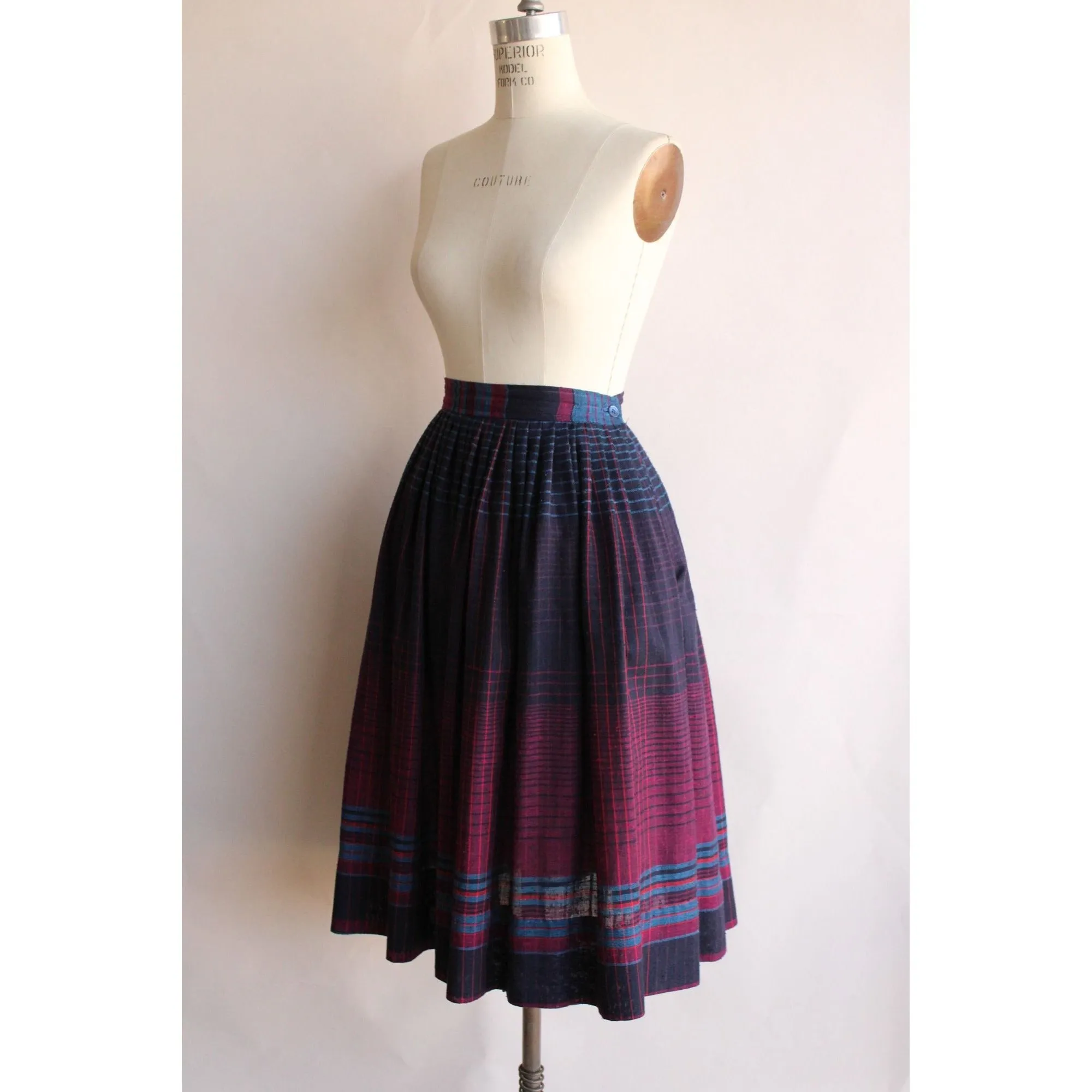 Vintage 1980s The Villager Plaid Check Pleated Full Skirt with Pocket