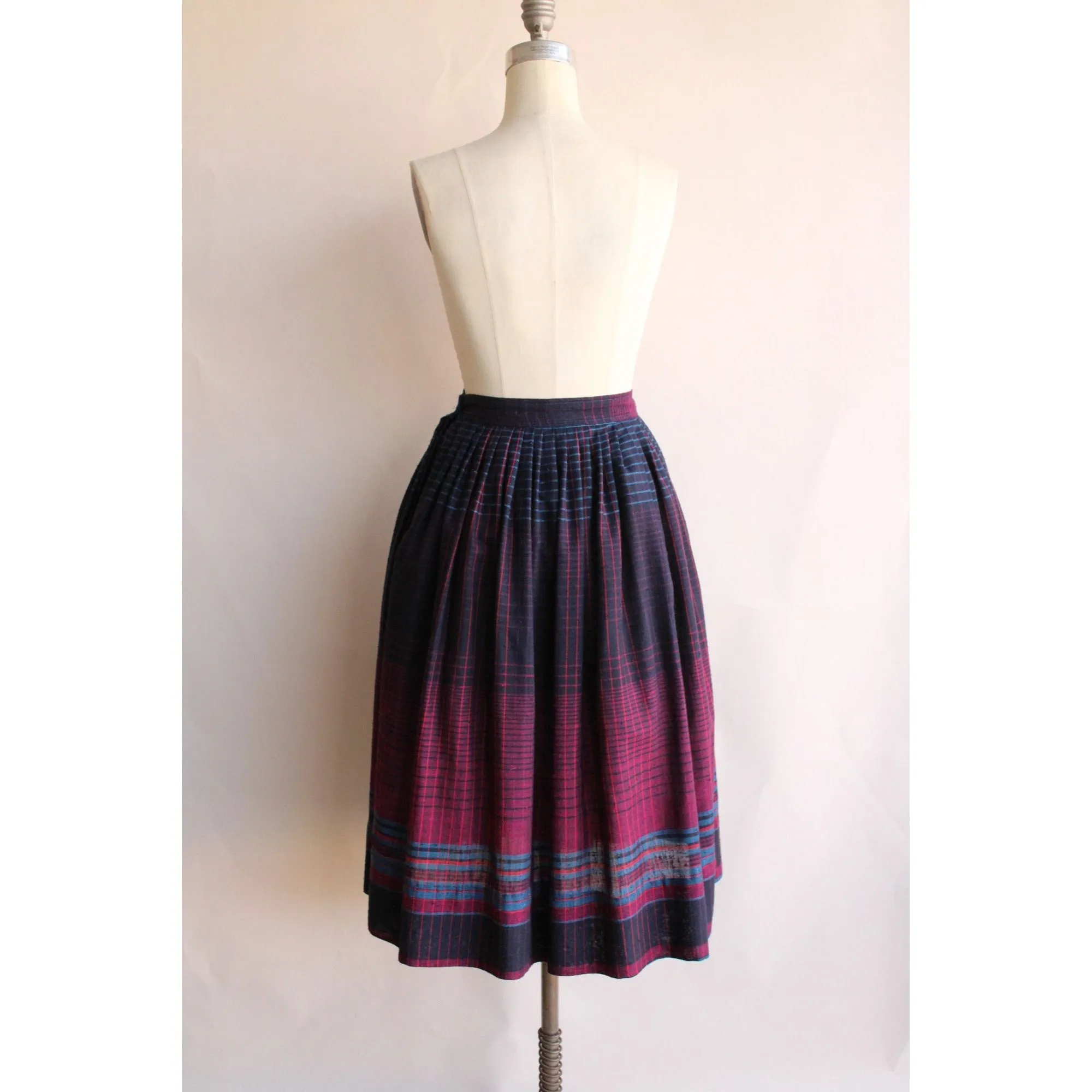 Vintage 1980s The Villager Plaid Check Pleated Full Skirt with Pocket