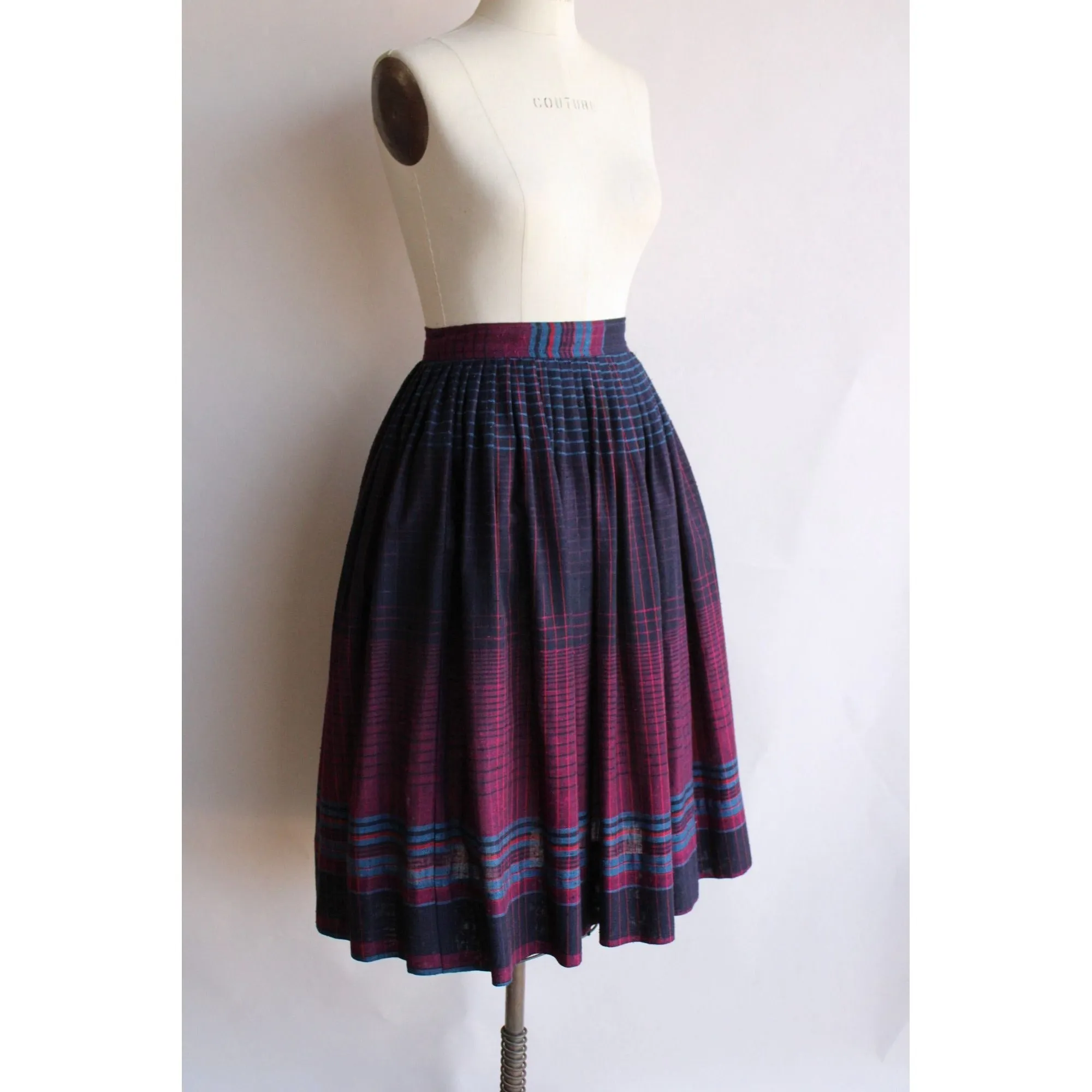 Vintage 1980s The Villager Plaid Check Pleated Full Skirt with Pocket