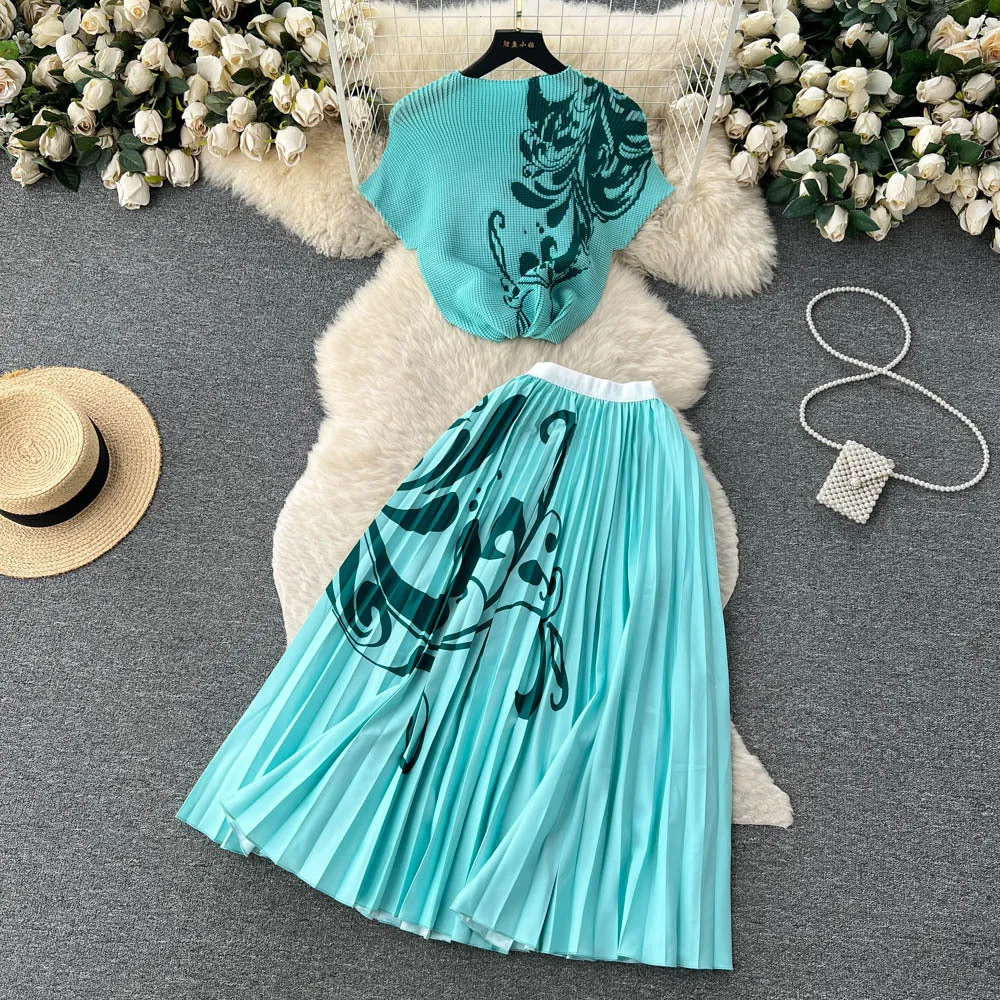 Women's Short-sleeved Top and High Waist Pleated Skirt Two-piece Outfit Set