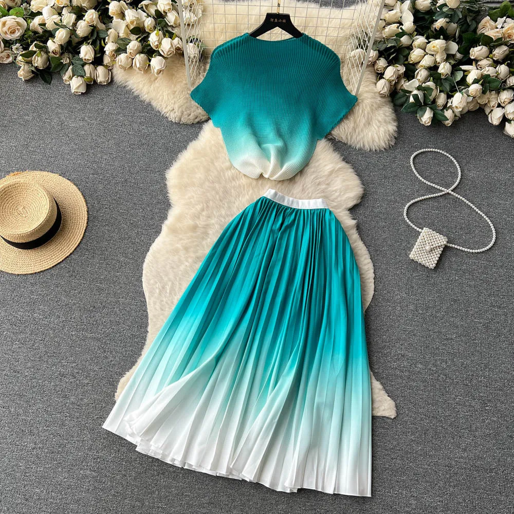 Women's Short-sleeved Top and High Waist Pleated Skirt Two-piece Outfit Set